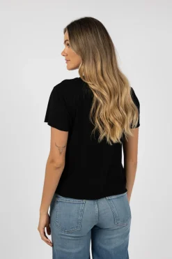 Basics | T-shirts><noscript><img width=