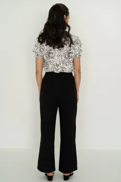 Pants><noscript><img width=