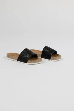 Shoes | Resort><noscript><img width=