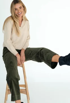 Pants><noscript><img width=