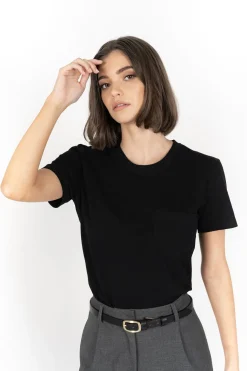 Basics | T-shirts><noscript><img width=