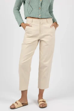 Pants><noscript><img width=