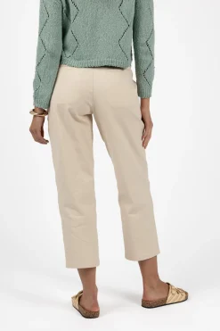 Pants><noscript><img width=