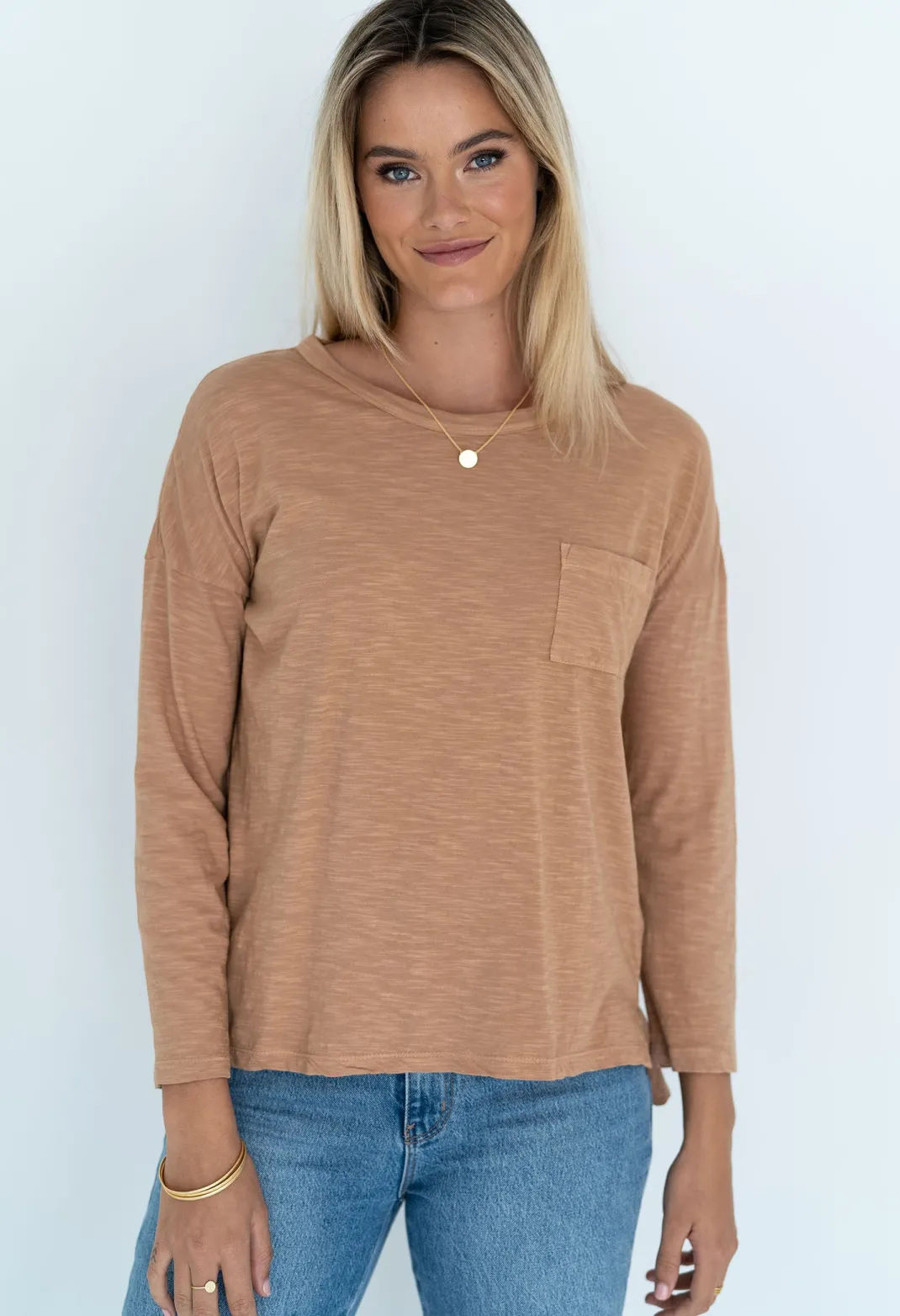 Basics | T-shirts>Humidity Lifestyle JANIE TEE AW22