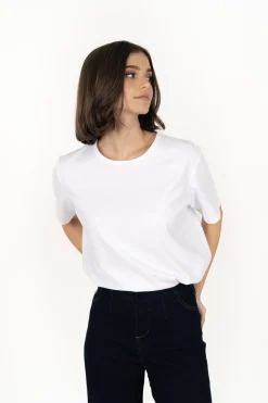 Basics | T-shirts><noscript><img width=