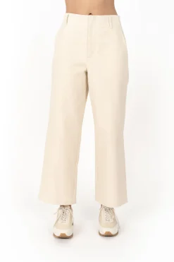 Pants><noscript><img width=