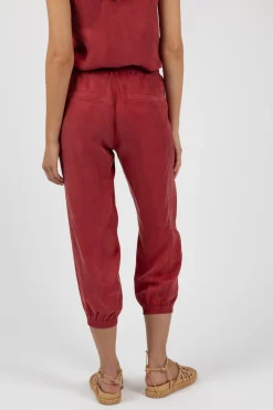 Pants><noscript><img width=