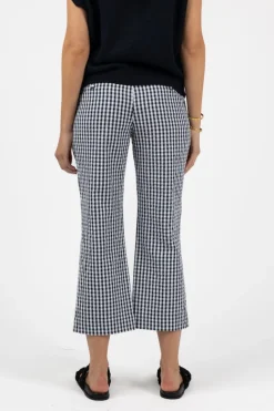 Pants><noscript><img width=