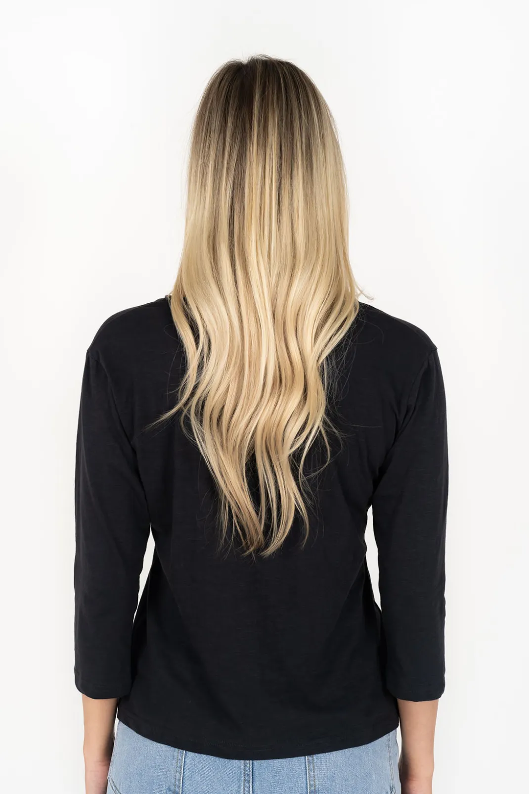 Basics | T-shirts>Humidity Lifestyle STELLA V-NECK AW25